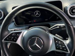 Mercedes-Benz C-Class C200 Avantgarde - Image 17