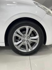 Peugeot 208 5-door 1.6 Allure auto - Image 19