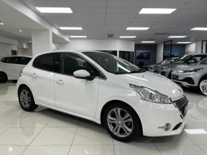 Peugeot 208 5-door 1.6 Allure auto - Image 3