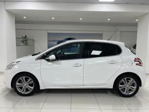 Peugeot 208 5-door 1.6 Allure auto - Image 4
