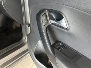 Volkswagen Polo Vivo hatch 1.6 Comfortline auto - Image 13