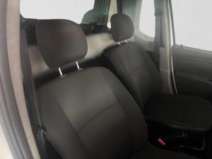 Nissan NP200 1.6i safety pack (aircon) - Image 15