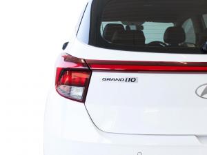 Hyundai Grand i10 1.0 Premium hatch - Image 11