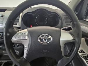 Toyota Hilux 4.0 V6 double cab Raider Dakar edition - Image 8