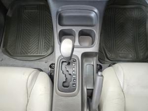 Toyota Hilux 4.0 V6 double cab Raider Dakar edition - Image 9