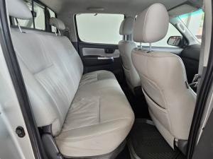 Toyota Hilux 4.0 V6 double cab Raider Dakar edition - Image 13