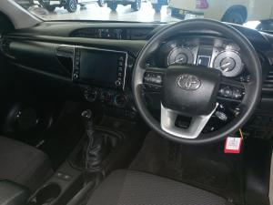 Toyota Hilux 2.4GD-6 single cab 4x4 Raider manual - Image 6