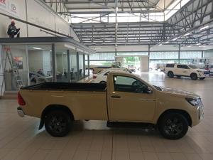 Toyota Hilux 2.4GD-6 single cab 4x4 Raider manual - Image 3