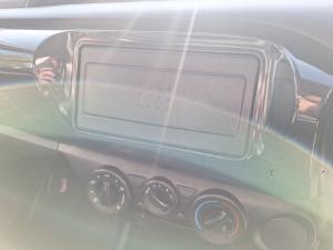 Toyota Hilux 2.0 single cab S - Image 11