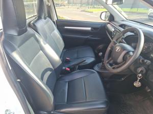 Toyota Hilux 2.0 single cab S - Image 13