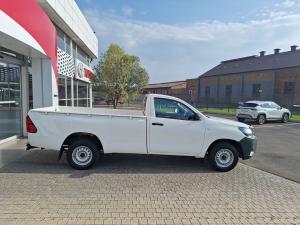 Toyota Hilux 2.0 single cab S - Image 3
