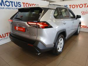 Toyota RAV4 2.0 GX auto - Image 2