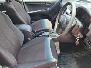 Isuzu D-Max 250 double cab Hi-Ride auto - Image 9