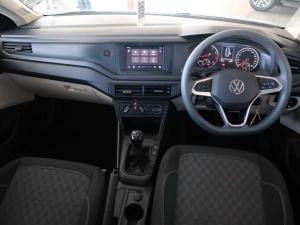 Volkswagen Polo sedan 1.6 manual - Image 17