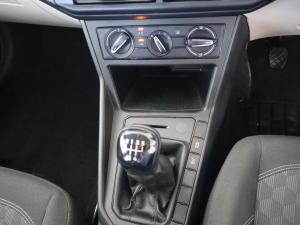 Volkswagen Polo sedan 1.6 manual - Image 21