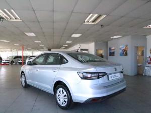 Volkswagen Polo sedan 1.6 manual - Image 8