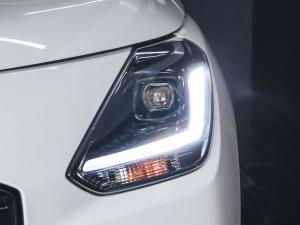 Suzuki Swift 1.2 GLX auto - Image 18