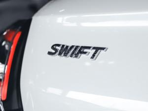 Suzuki Swift 1.2 GLX auto - Image 21