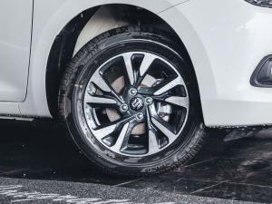 Suzuki Swift 1.2 GLX auto - Image 9