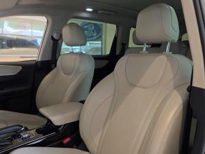 Mahindra XUV700 2.0T AX7 - Image 6