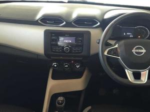 Nissan Magnite 1.0 Visia manual - Image 11