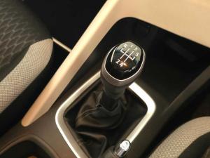 Nissan Magnite 1.0 Visia manual - Image 14