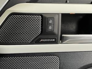 Land Rover Defender 110 D300 X-Dynamic HSE - Image 11