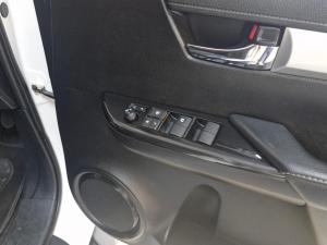 Toyota Hilux 2.8GD-6 double cab Raider auto - Image 12