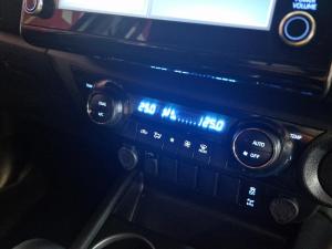 Toyota Hilux 2.8GD-6 double cab Raider auto - Image 14