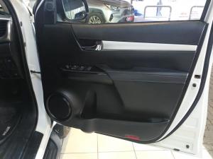 Toyota Hilux 2.8GD-6 double cab Raider auto - Image 9