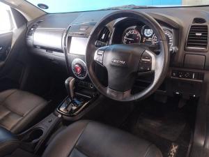 Isuzu mu-X 3.0 - Image 6