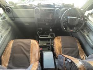 Toyota Land Cruiser 79 4.5D-4D V8 double cab LX - Image 6