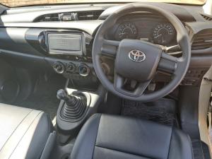 Toyota Hilux 2.0 single cab S (aircon) - Image 6