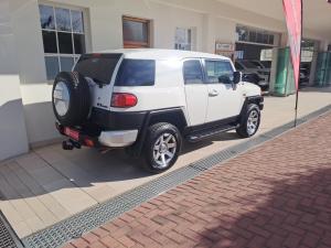 Toyota FJ Cruiser FJ Cruiser - Image 2