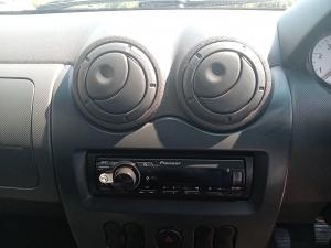 Nissan NP200 1.6i safety pack (aircon) - Image 12