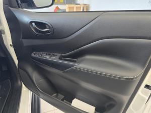 Nissan Navara 2.5DDTI PRO-4X Warrior 4X4 automatic D/C - Image 10