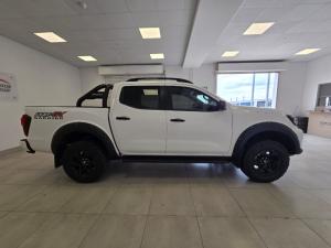 Nissan Navara 2.5DDTI PRO-4X Warrior 4X4 automatic D/C - Image 3