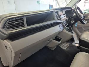Volkswagen Transporter 2.0TDI Kombi SWB Trendline auto - Image 18