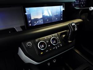 Land Rover Defender 110 D240 HSE - Image 17