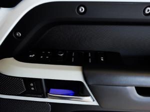 Land Rover Defender 110 D240 HSE - Image 23