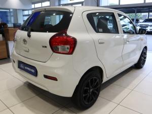 Toyota Vitz 1.0 XR manual - Image 11