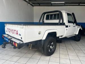 Toyota Land Cruiser 79 4.5D-4D LX V8 single cab - Image 3