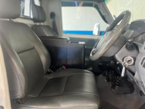 Toyota Land Cruiser 79 4.5D-4D LX V8 single cab - Image 6