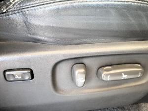 Toyota Land Cruiser Prado 4.0 VX - Image 11