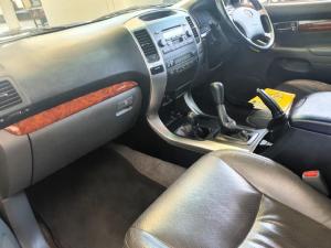 Toyota Land Cruiser Prado 4.0 VX - Image 9