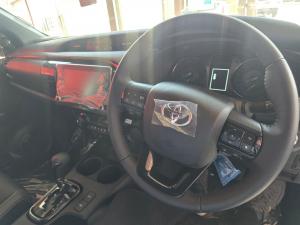 Toyota Hilux 2.8GD-6 double cab Legend auto - Image 10