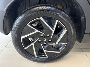 Mahindra XUV 3XO 1.2T AX7L - Image 4