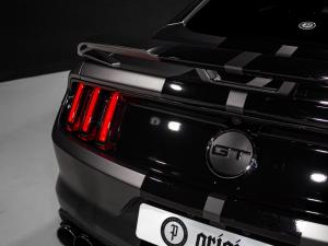 Ford Mustang 5.0 GT fastback auto - Image 13