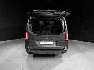 Mercedes-Benz V-Class V300d Exclusive - Image 17