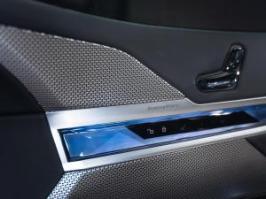 BMW 7 Series 740i - Image 8